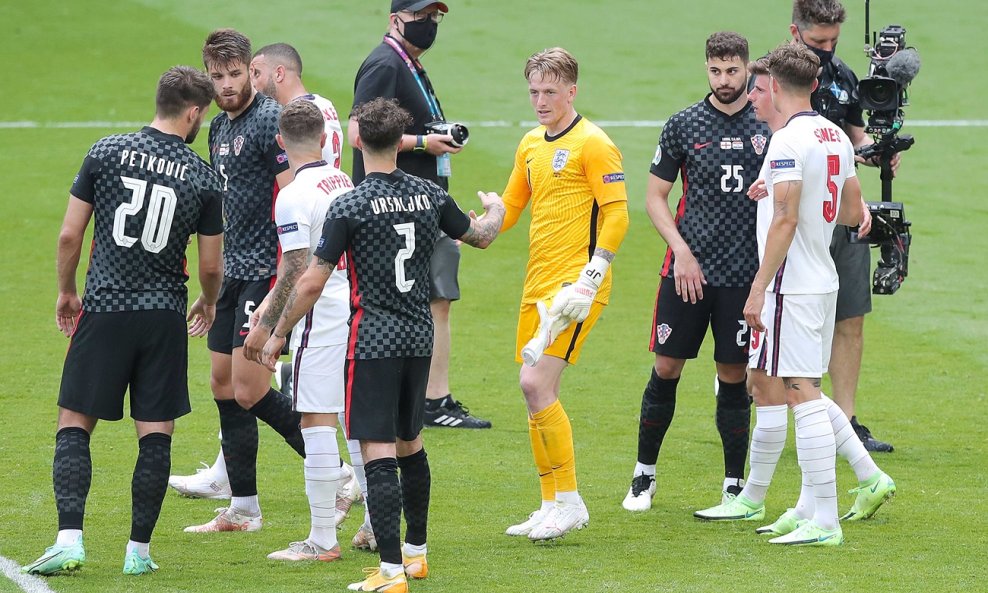 Jordan Pickford (u žutom dresu)