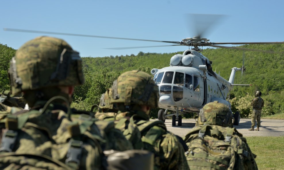 Ročnici na letu helikopterom