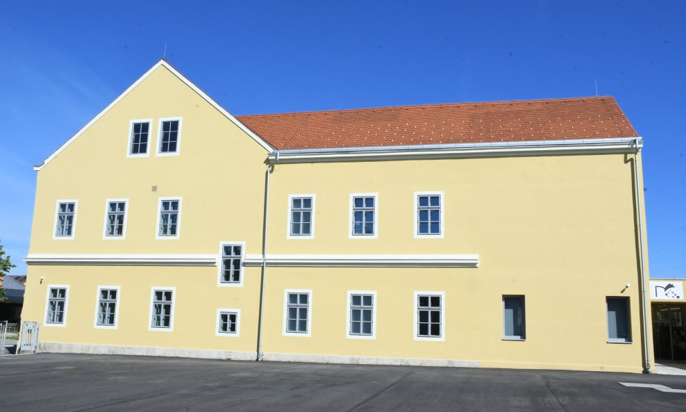 Nova Gradska knjižnica i čitaonica Petrinja