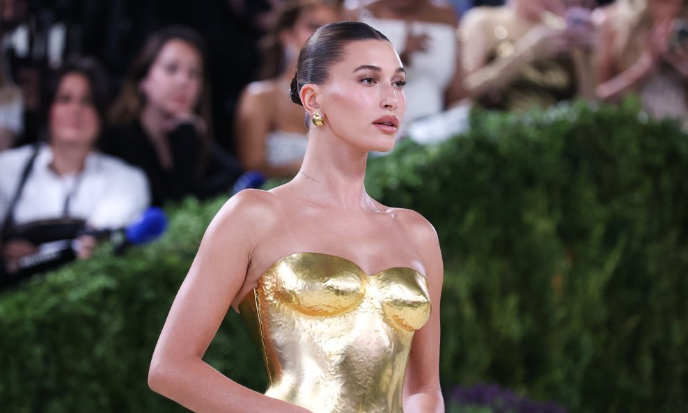 Hailey Bieber