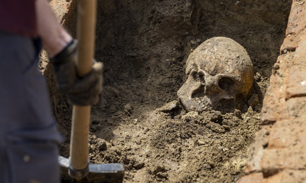 Arheolozi pronašli prvi neotvoreni grob