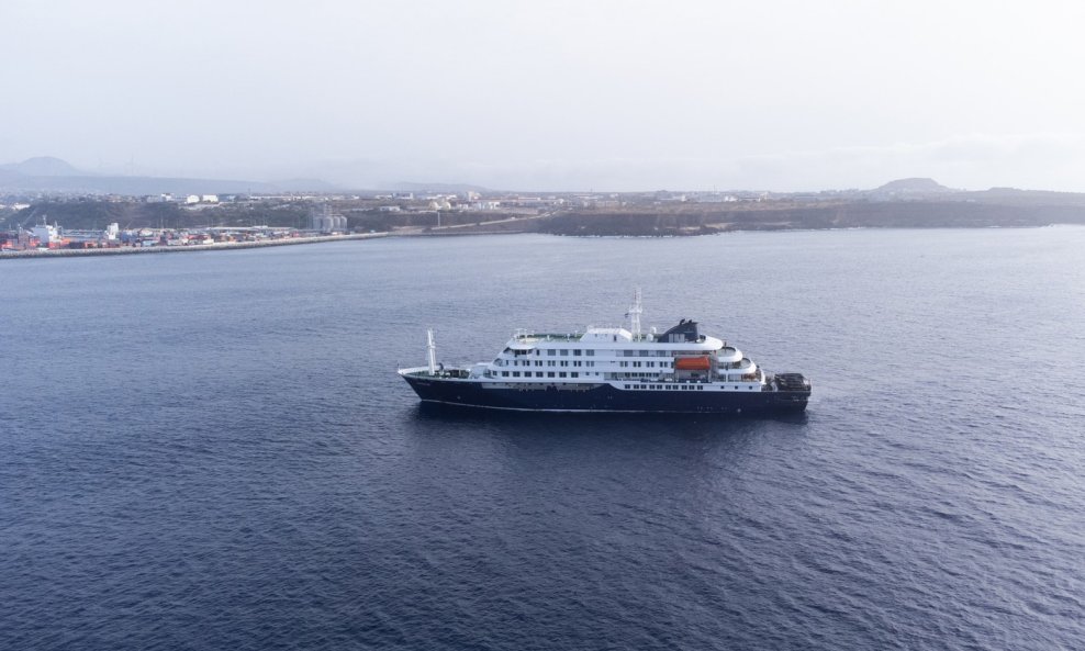 Kruzer MV Hondius