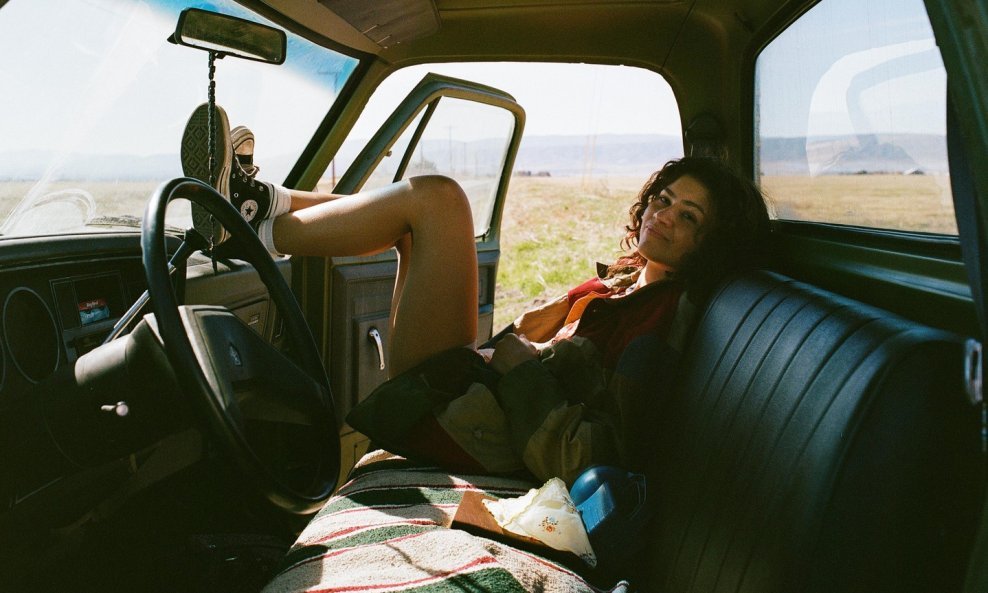Zendaya kao Rue Bennett