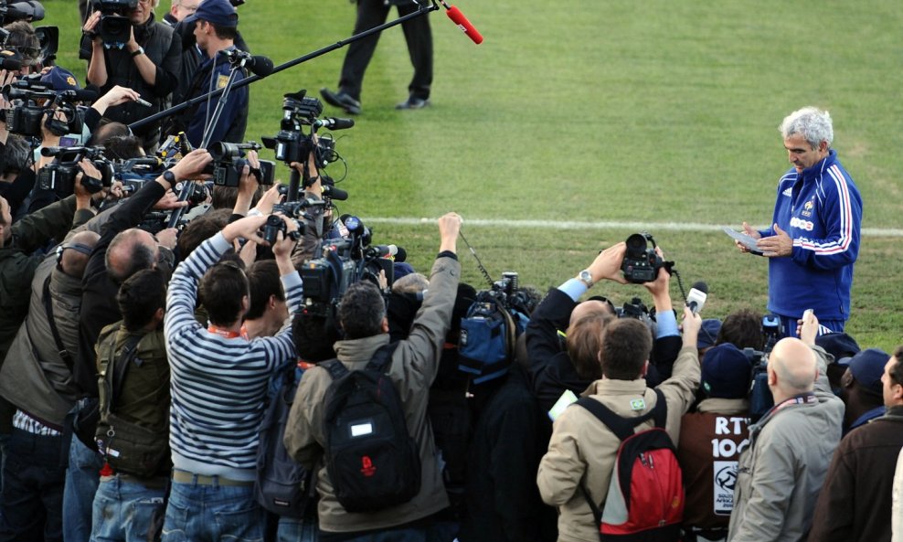 Raymond Domenech usred najvećeg skandala 2010.
