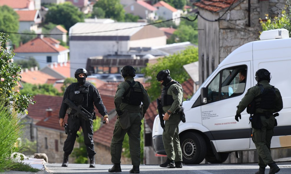 Policija u Drnišu