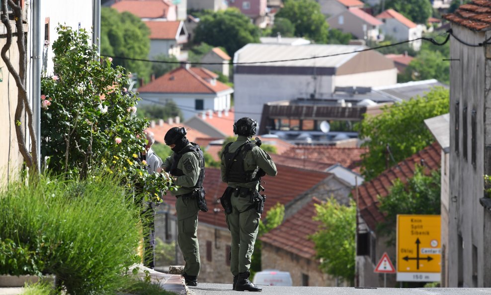 Policija u Drnišu