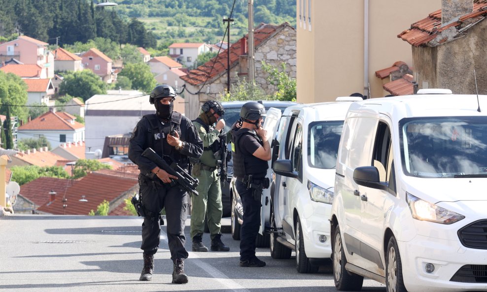 Policija u Drnišu