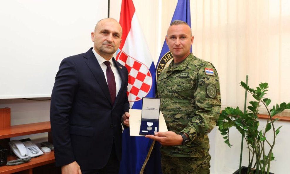 Bluha je spasio život nogometašu