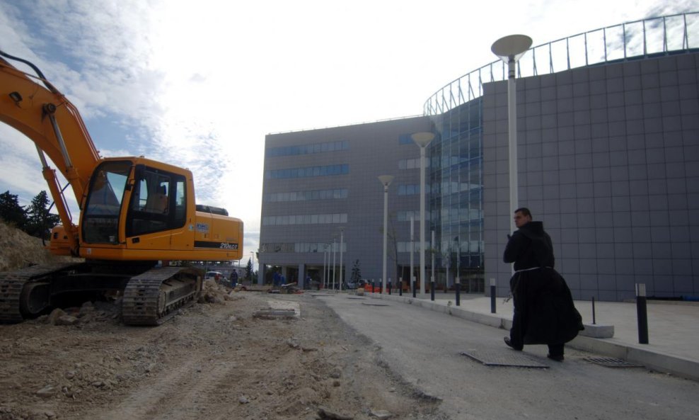 splitsko rodilište pristupna cesta