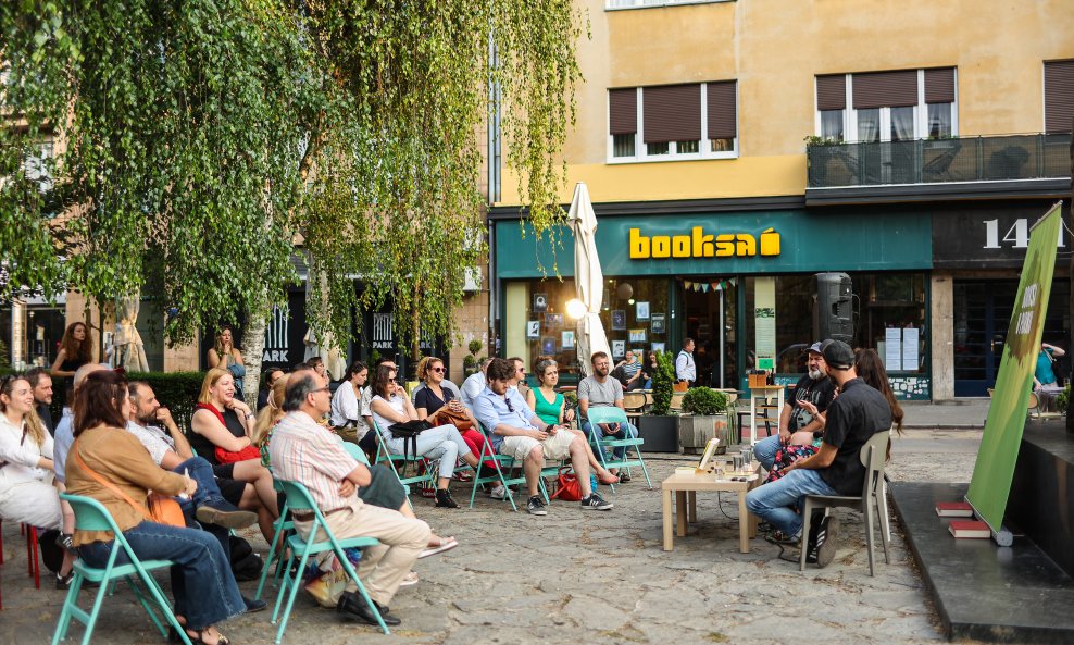 Booksa u parku - Ilustracija