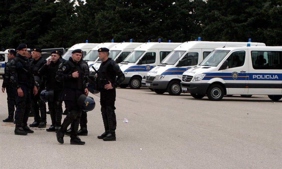policija plavci