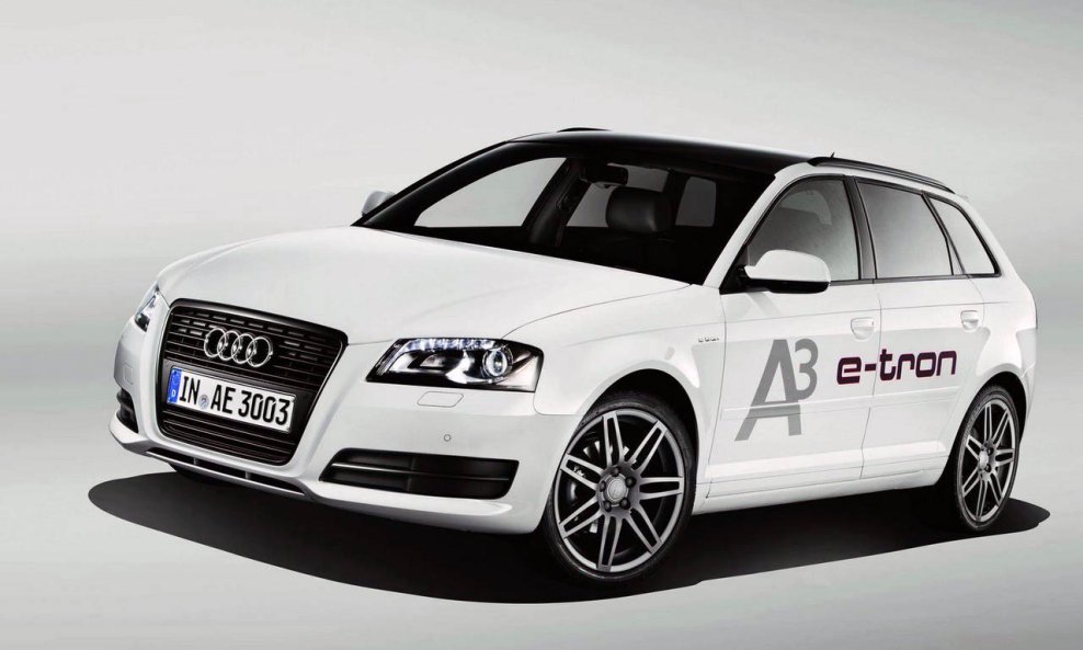 01-audi-a3-etron