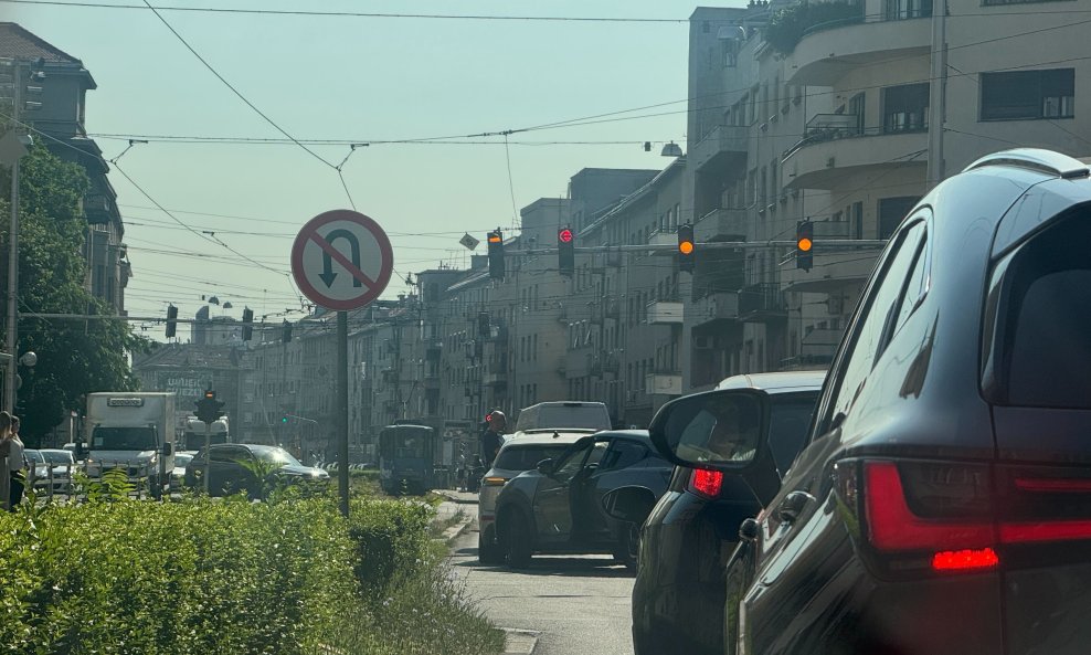 Sudar na križanju Zvonimirove i Šubićeve