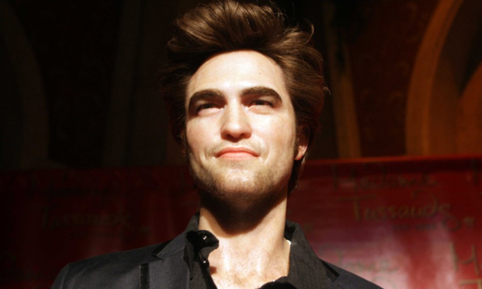 robert pattinson voštana figura