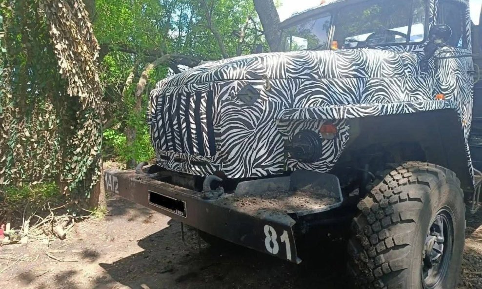 Kamuflirani ruski kamion