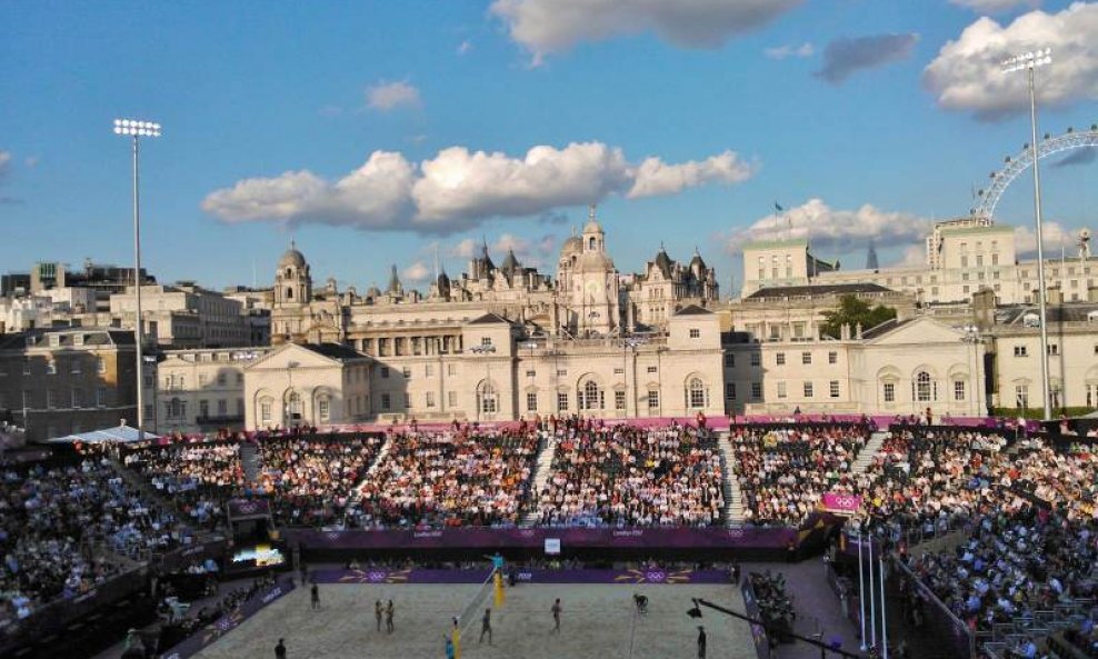 01. Odbojka na plaži u Horse Guards Paradeu