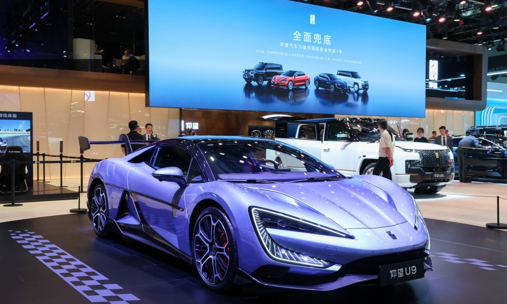Yangwang U9