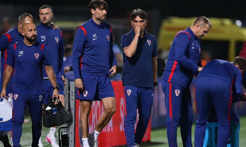 Zlatko Dalić s ostatkom stožera