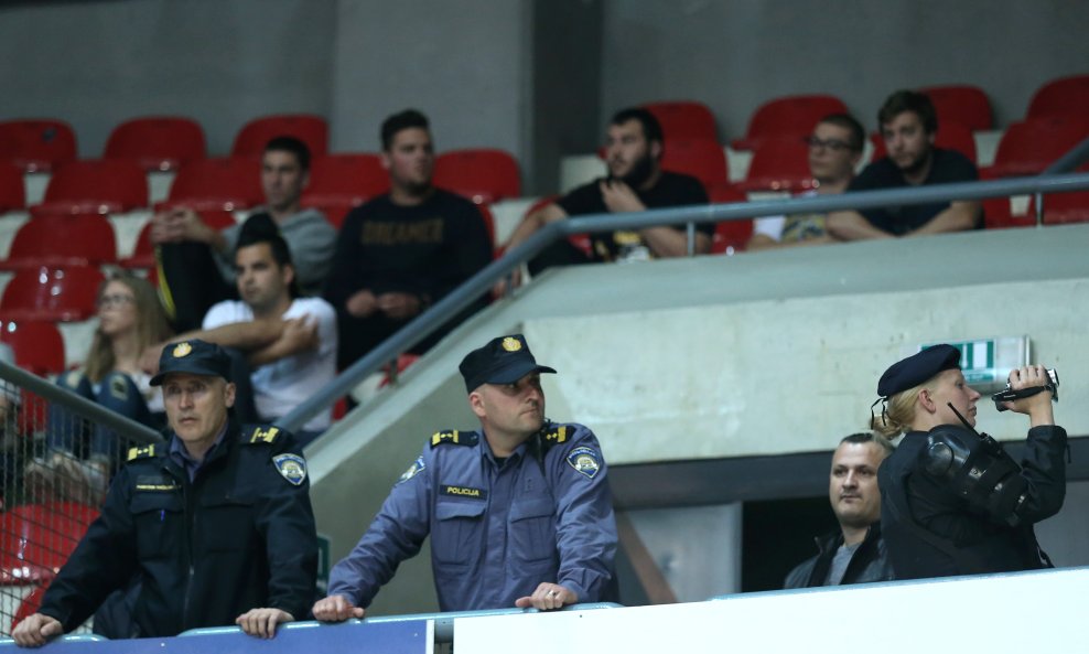 Policija na utakmici Cibona-Zadar