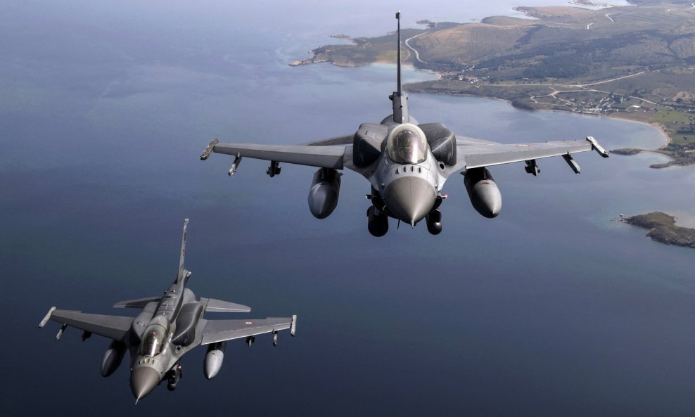 Turski F-16