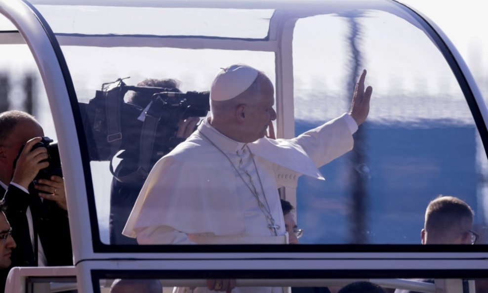 Papa Lav XIV.