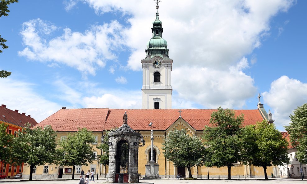 Trg bana Josipa Jelačića u Karlovcu