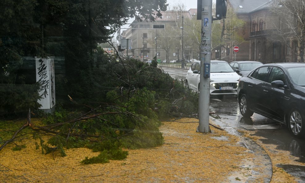 Olujno nevrijeme u Zagrebu