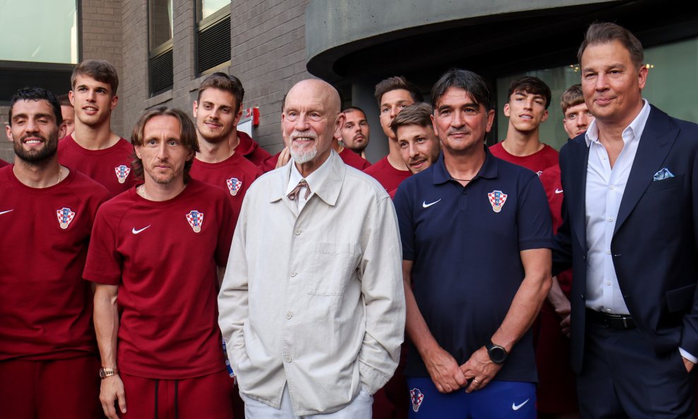 John Malkovich s Vatrenima