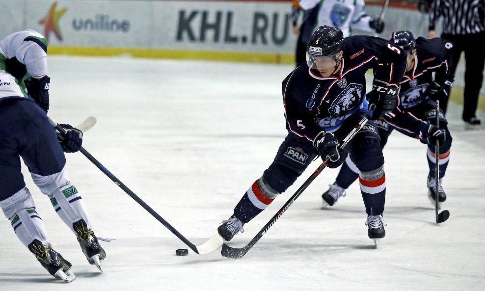 Zagreb, 170117.
Ledena dvorana.
Utakmica 51. kola Kontinentalne hokejske lige izmedju klubova Medvescak i Jugra.
Na fotografiji: Colby Genoway.
Foto: Marko Todorov / CROPIX