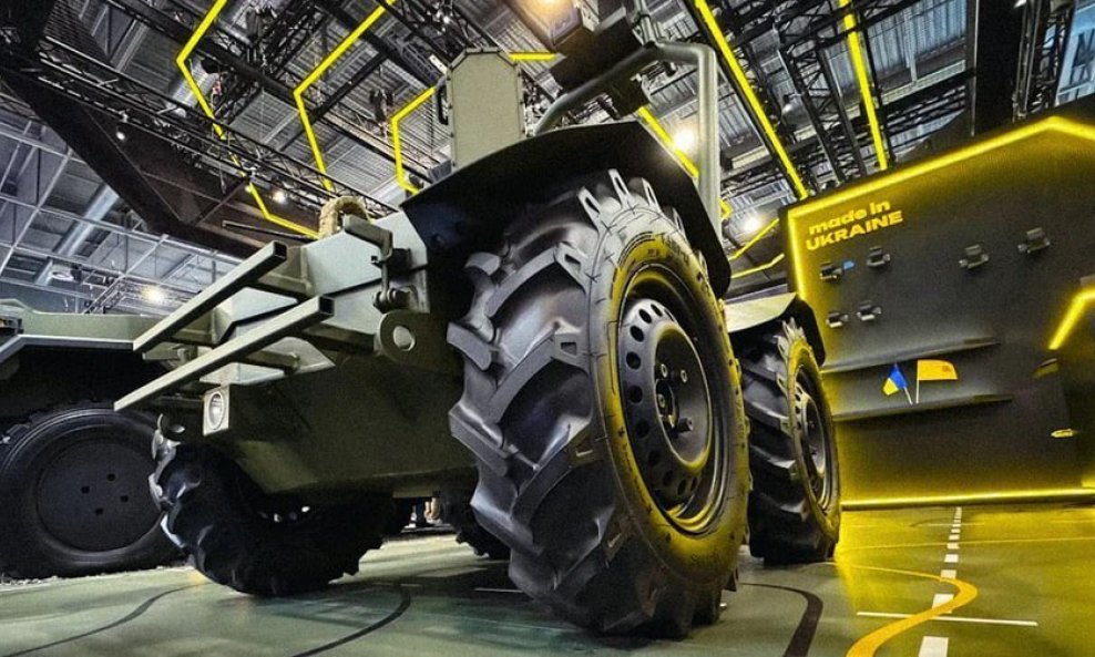 UkrArmoTech predstavio novu generaciju ratnih robota na sajmu Eurosatory
