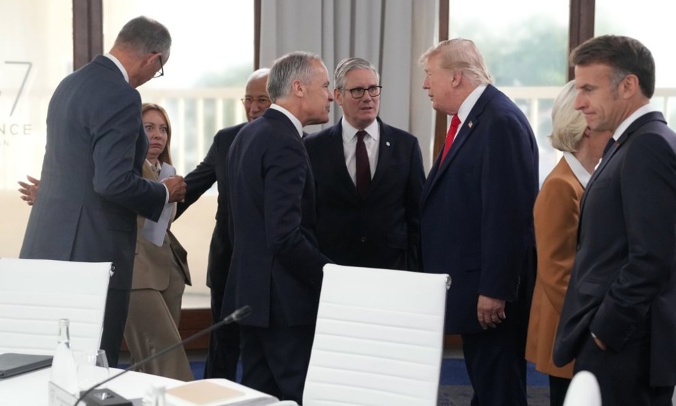 Friedrich Merz, Giorgia Meloni, Antonio Costa, Mark Carney, Keir Starmer, Donald Trump, Emmanuel Macron