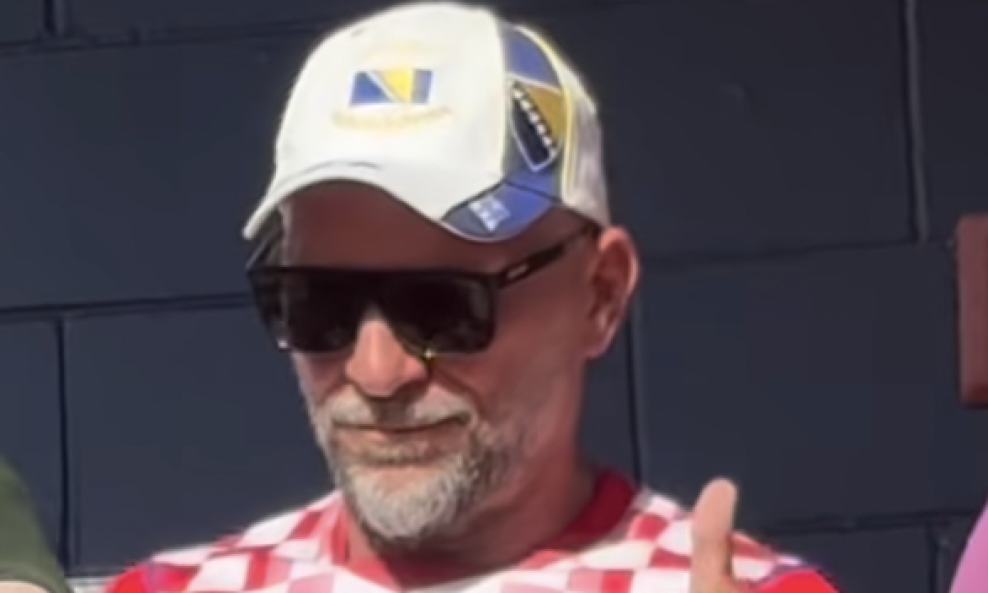 Navijač na treningu BiH