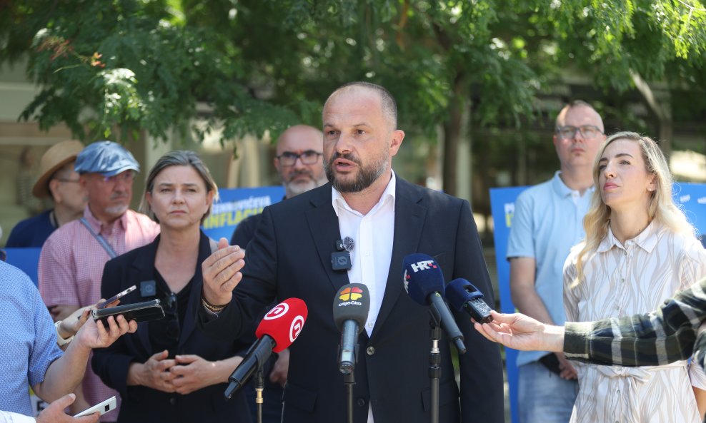 Siniša Hajdaš Dončić i Sandra Benčić
