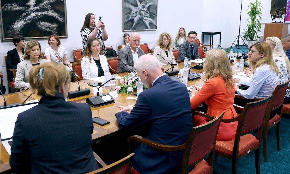 Okrugli stol 'Zakoni krojeni za život: Prilagodba radnog zakonodavstva stvarnim potrebama onkoloških pacijenata'