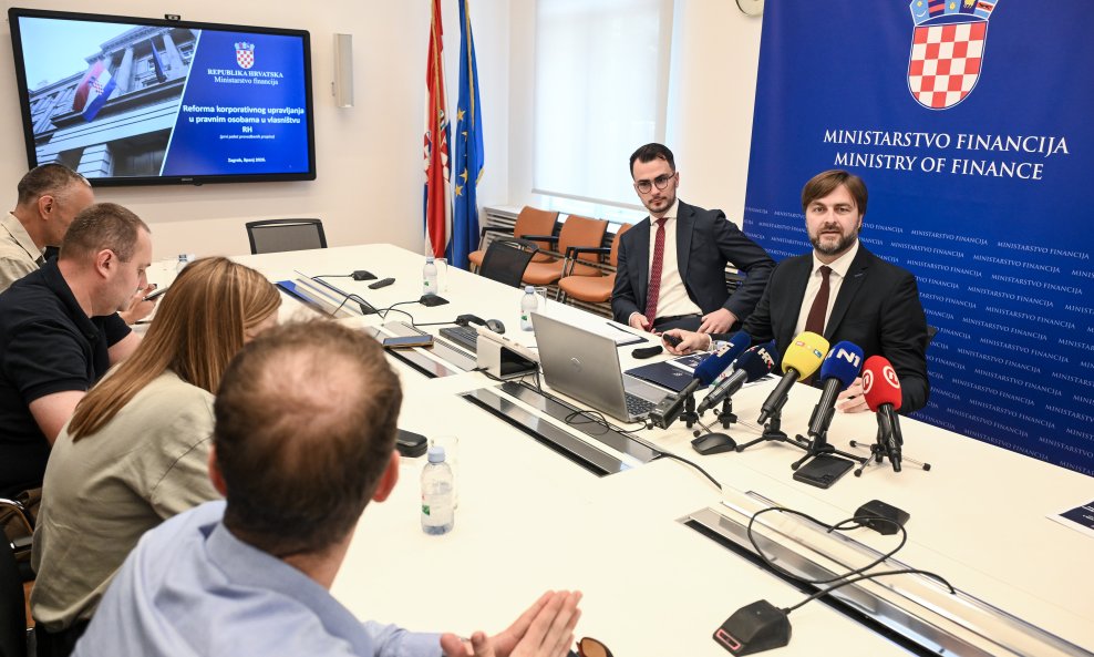 Ministar financija Tomislav Ćorić i državni tajnik Matej Bule