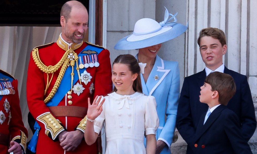 princ William i Kate Middleton s djecom