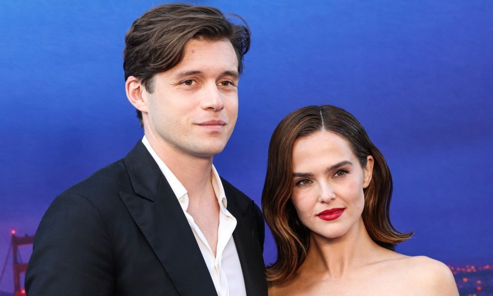 Nick Robinson i Zoey Deutch