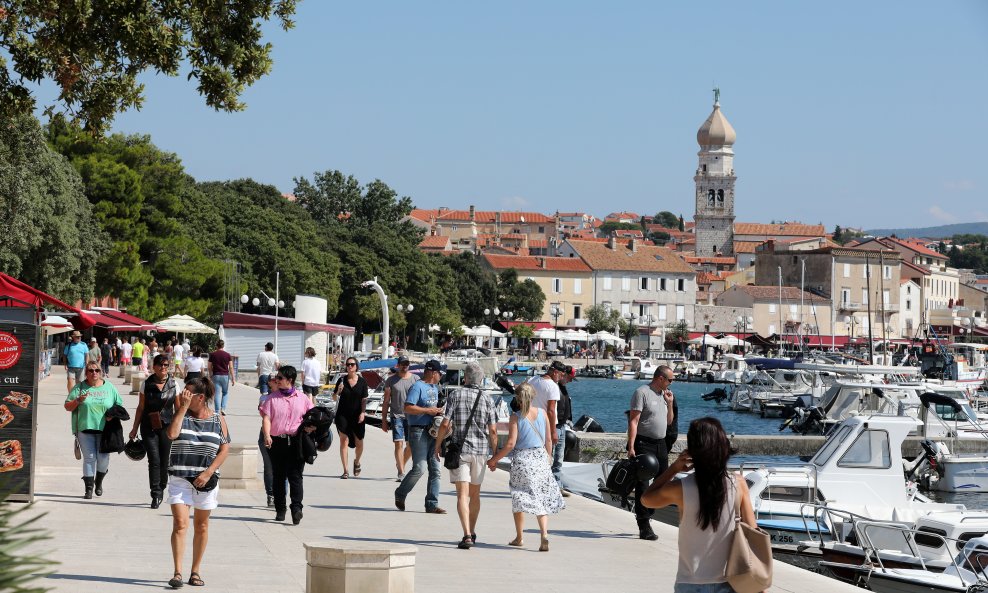 Turisti na Krku