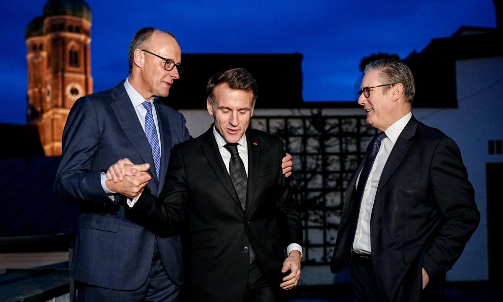 Friedrich Merz, Emmanuel Macron i Keir Starmer