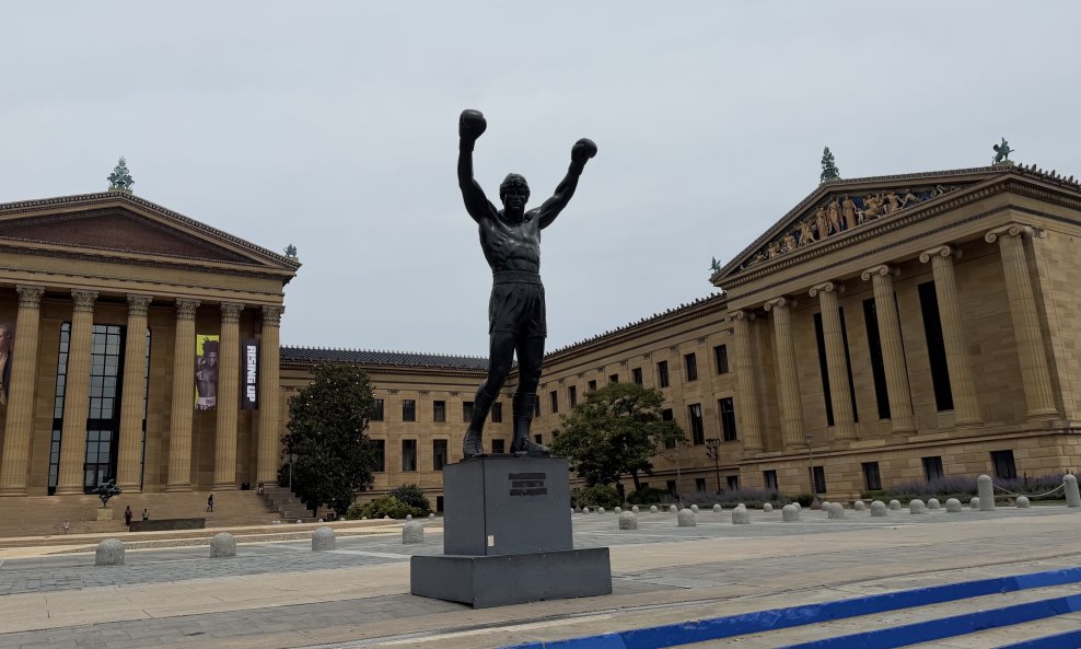 Rockyjev kip u Philadelphiji