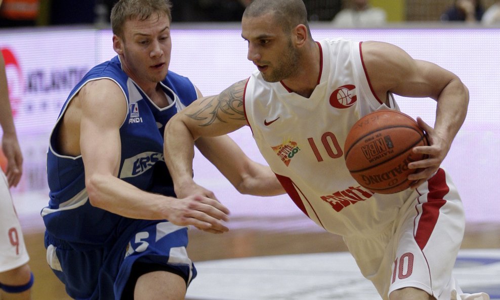 Hrvoje Perić (Zadar) i Tomislav Petrović (Cedevita) 