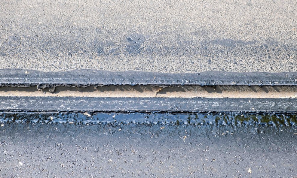 Asfalt u Berlinu omekšao pod utjecajem ekstremnih temperatura