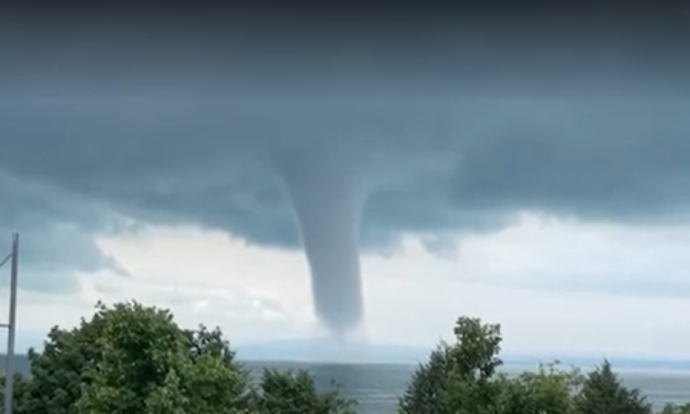 Vodeni Tornado u Njemačkoj