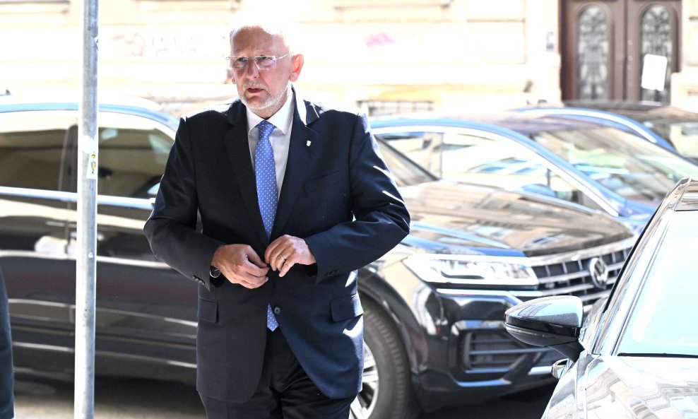 Ministar Božinović