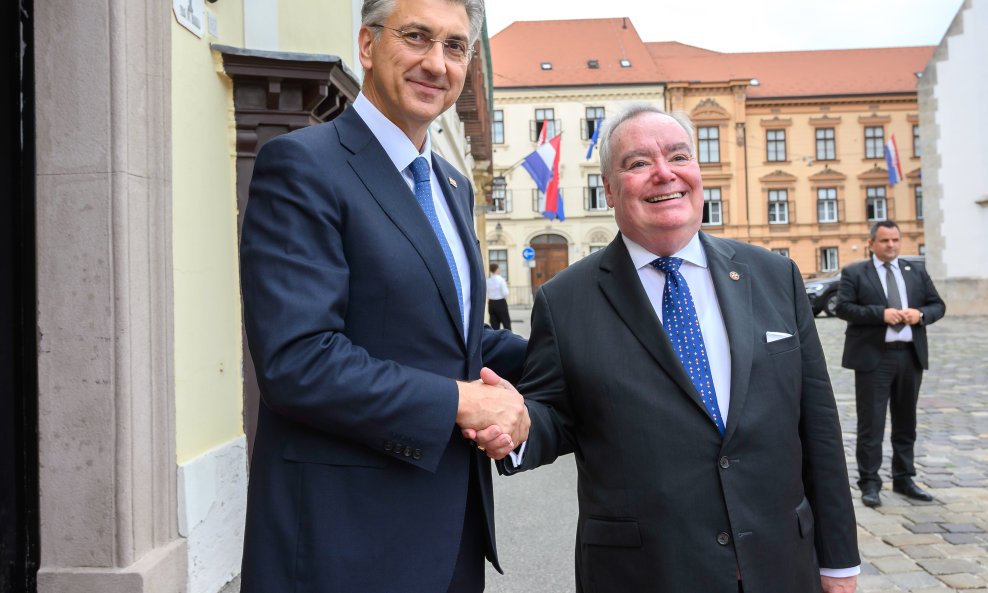 Andrej Plenković i Fra' John Timothy Dunlap