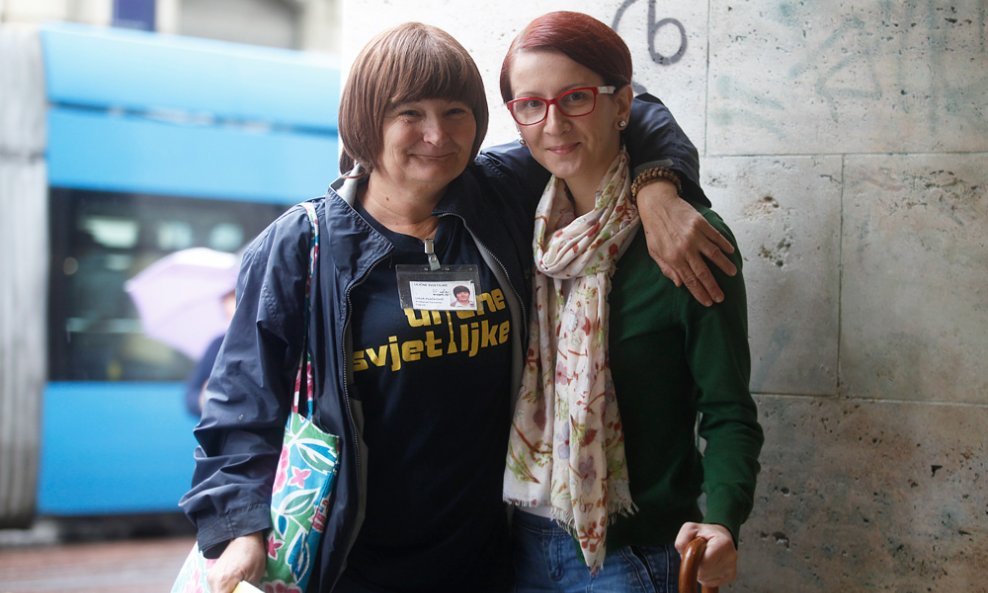 Ljiljana Plačković zajedno s Vlatkom Burić, volonterkom projekta 'Ulične svjetiljke'