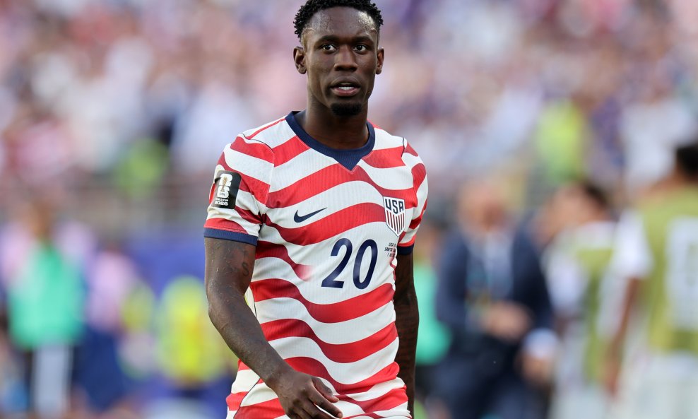 Sve je zakuhala odluka FIFA-e da se suspendira crveni karton američkom reprezentativcu Folarinu Balogunu