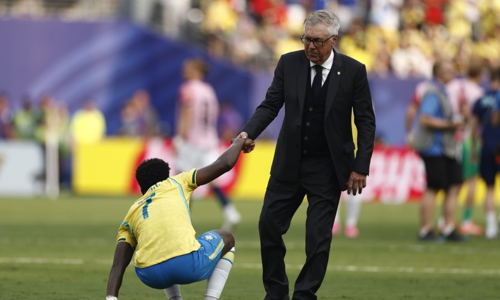 Carlo Ancelotti (desno)