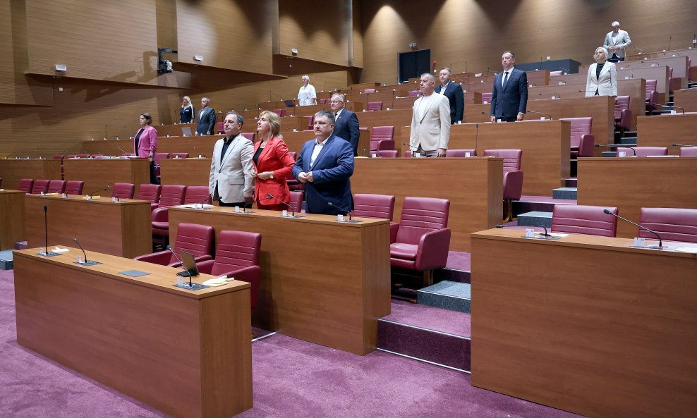 Minuta šutnje za Srebrenicu