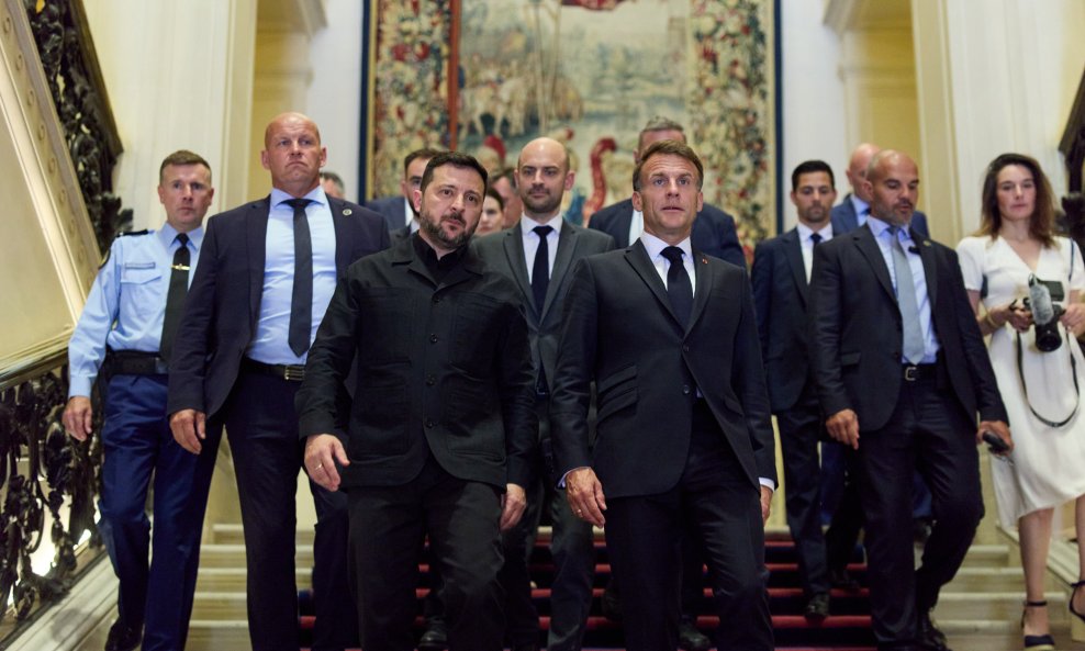 Emmanuel Macron i Volodimir Zelenski